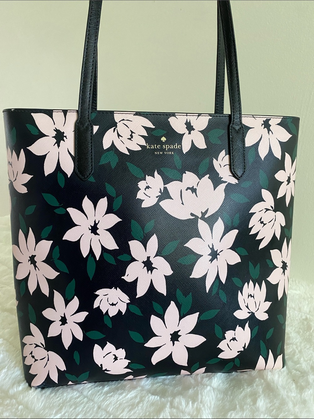 Kate Spade New York Jana Winter Blooms Medium Tote - Picture 16 of 17